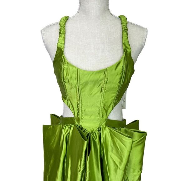 NEW For Love and Lemons Virginia Exaggerated Pleated Cutout Maxi Dress Green Med - Picture 7 of 10